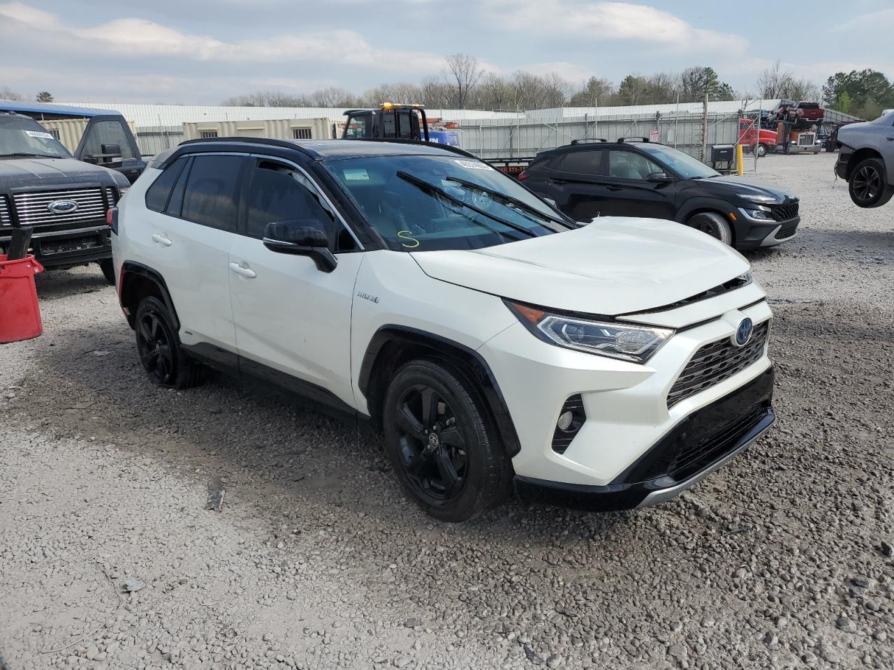 TOYOTA RAV4 XSE -