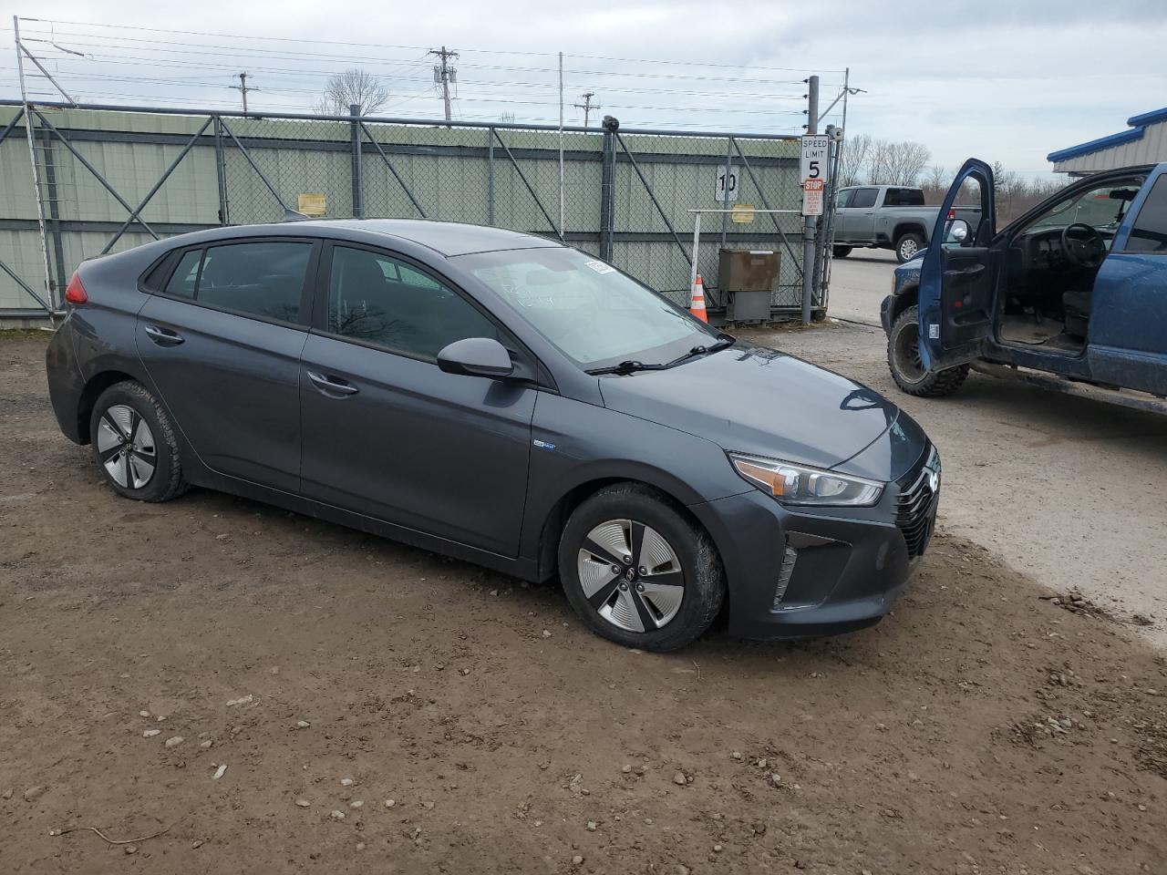 KMHC65LC2JU102565 2018 Hyundai Ioniq Blue