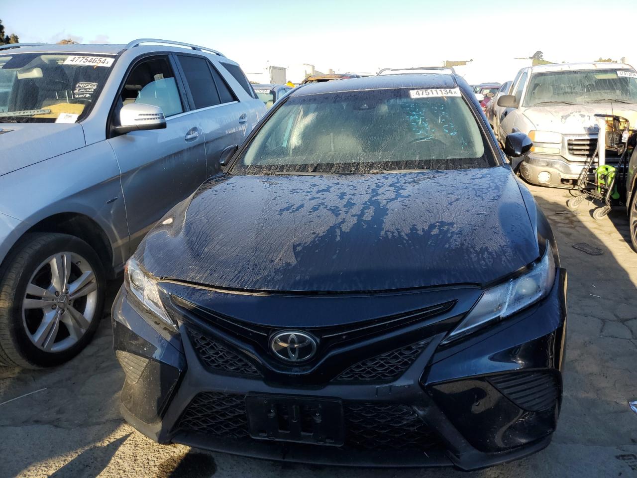 2018 Toyota Camry L vin: 4T1B11HK9JU653515