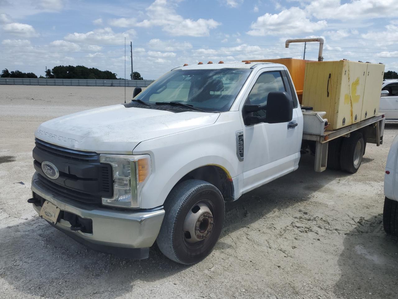 VIN: 1FDRF3G61HED05003 2017 FORD F350