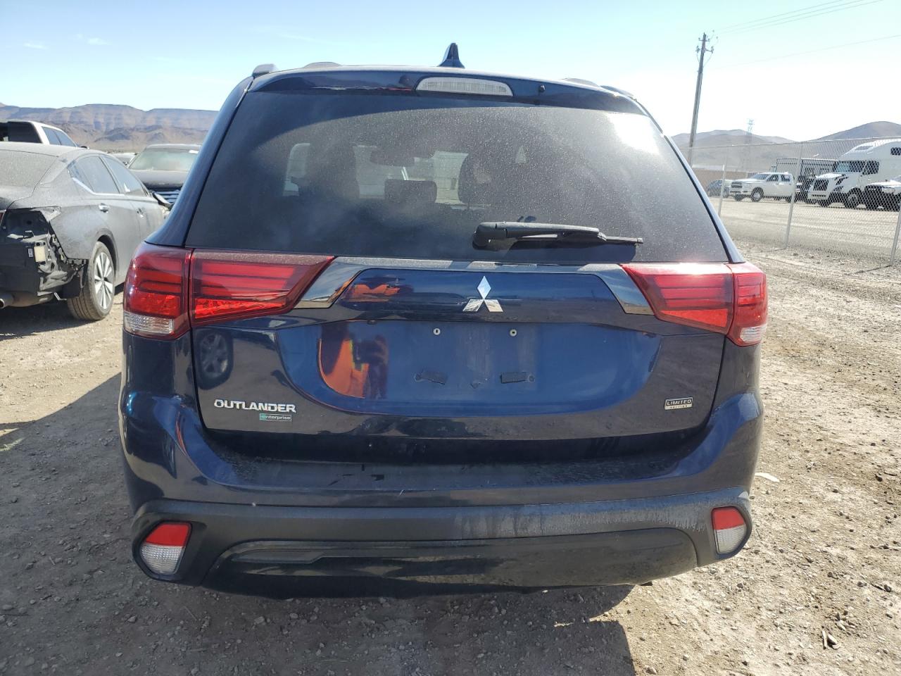 JA4AD3A36LZ037549 2020 Mitsubishi Outlander Se