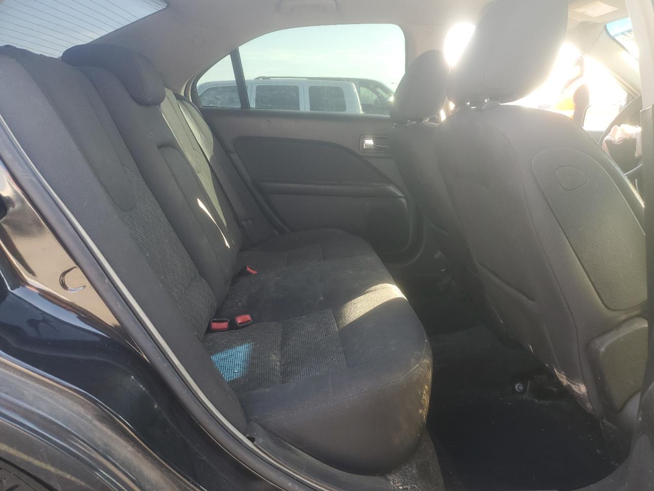 3FAHP0HA7AR177745 2010 Ford Fusion Se