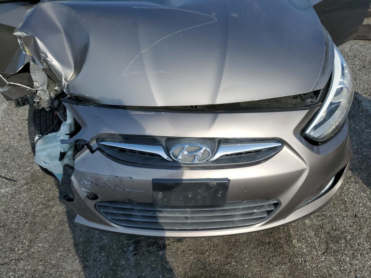 KMHCU4AE4EU647998 2014 Hyundai Accent Gls