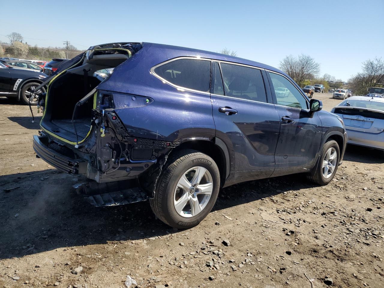 5TDBZRBH9NS256034 2022 Toyota Highlander L