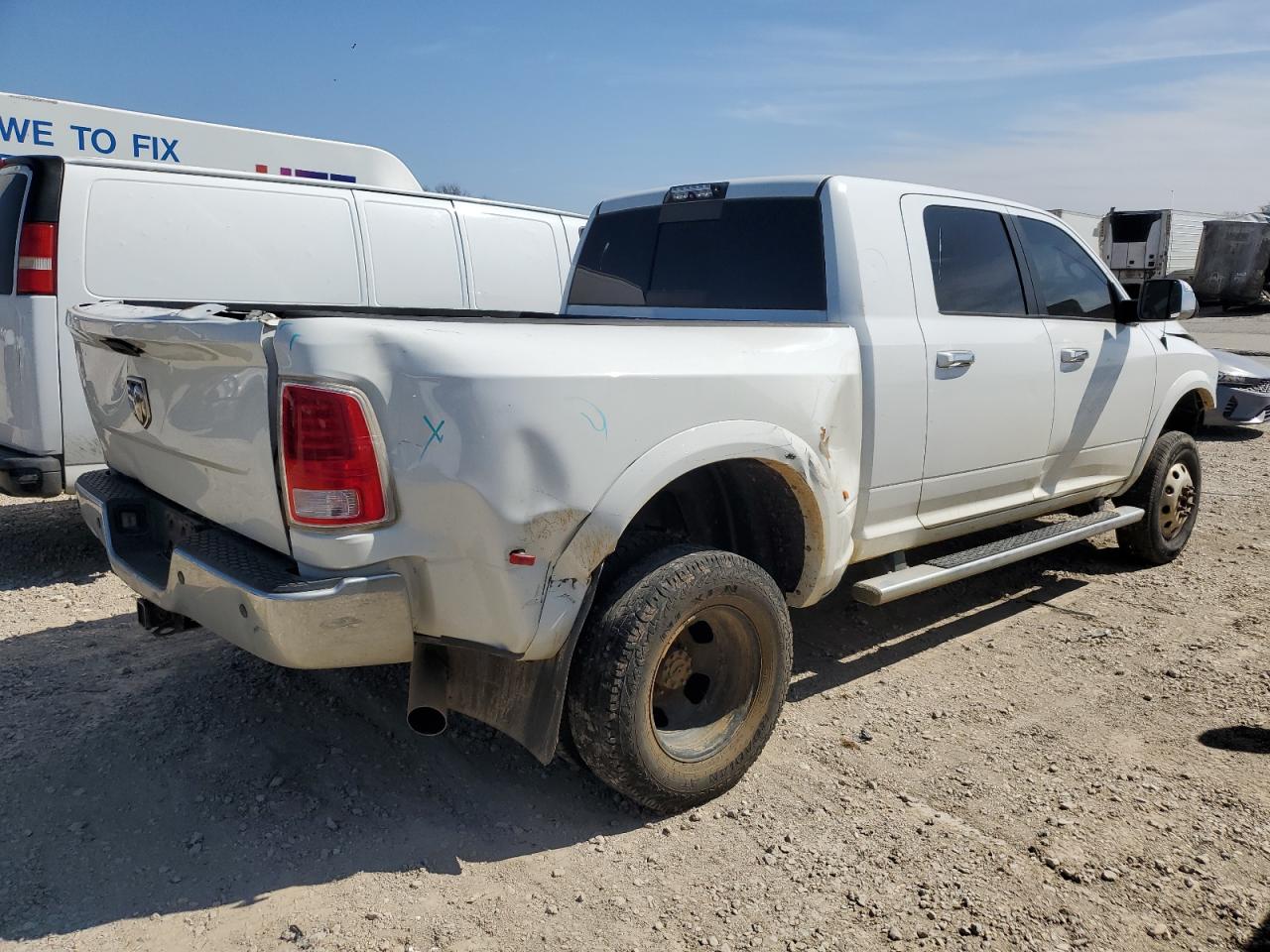 3C63RRML9FG613130 2015 Ram 3500 Laramie