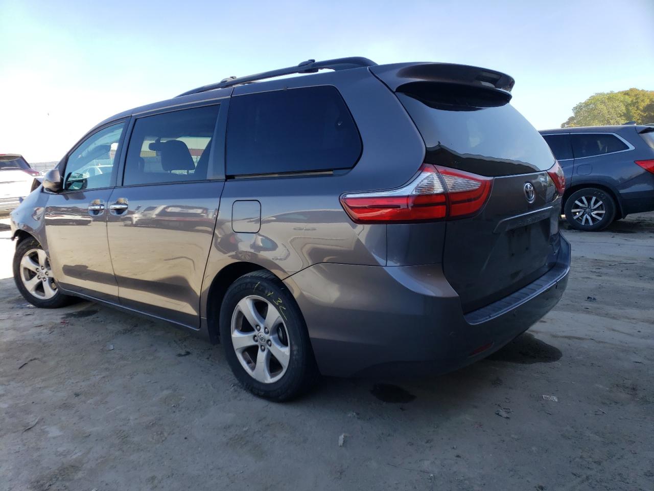 2015 Toyota Sienna Xle vin: 5TDYK3DC0FS594811