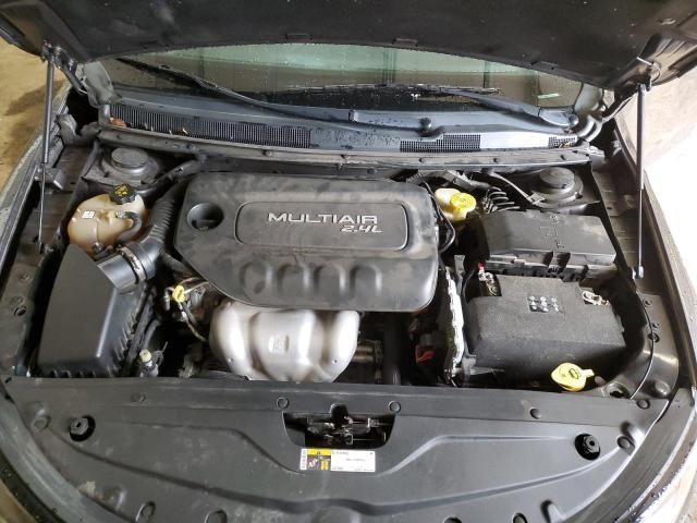 2016 Chrysler 200 - Image 11