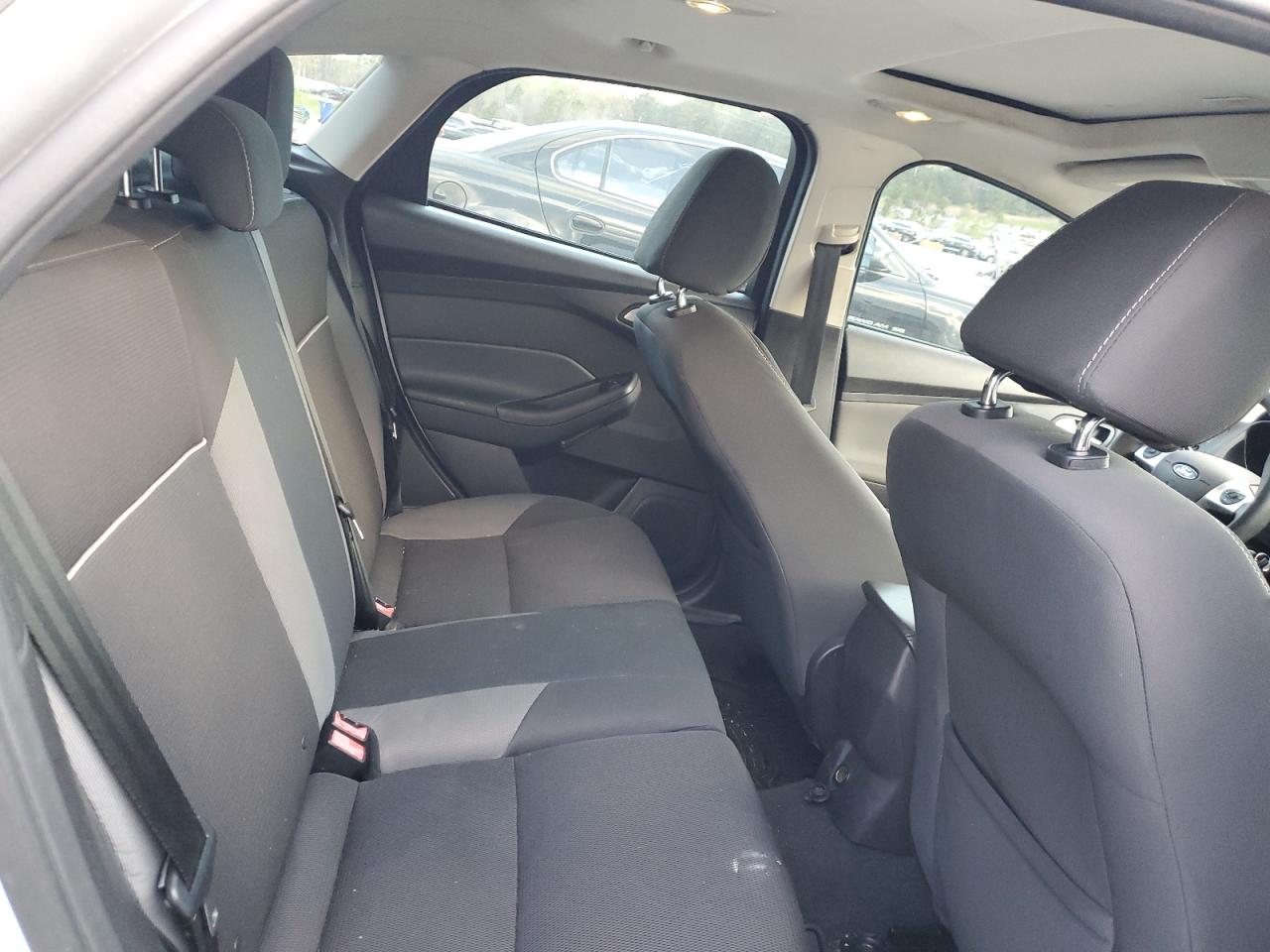 1FADP3K28EL396672 2014 Ford Focus Se