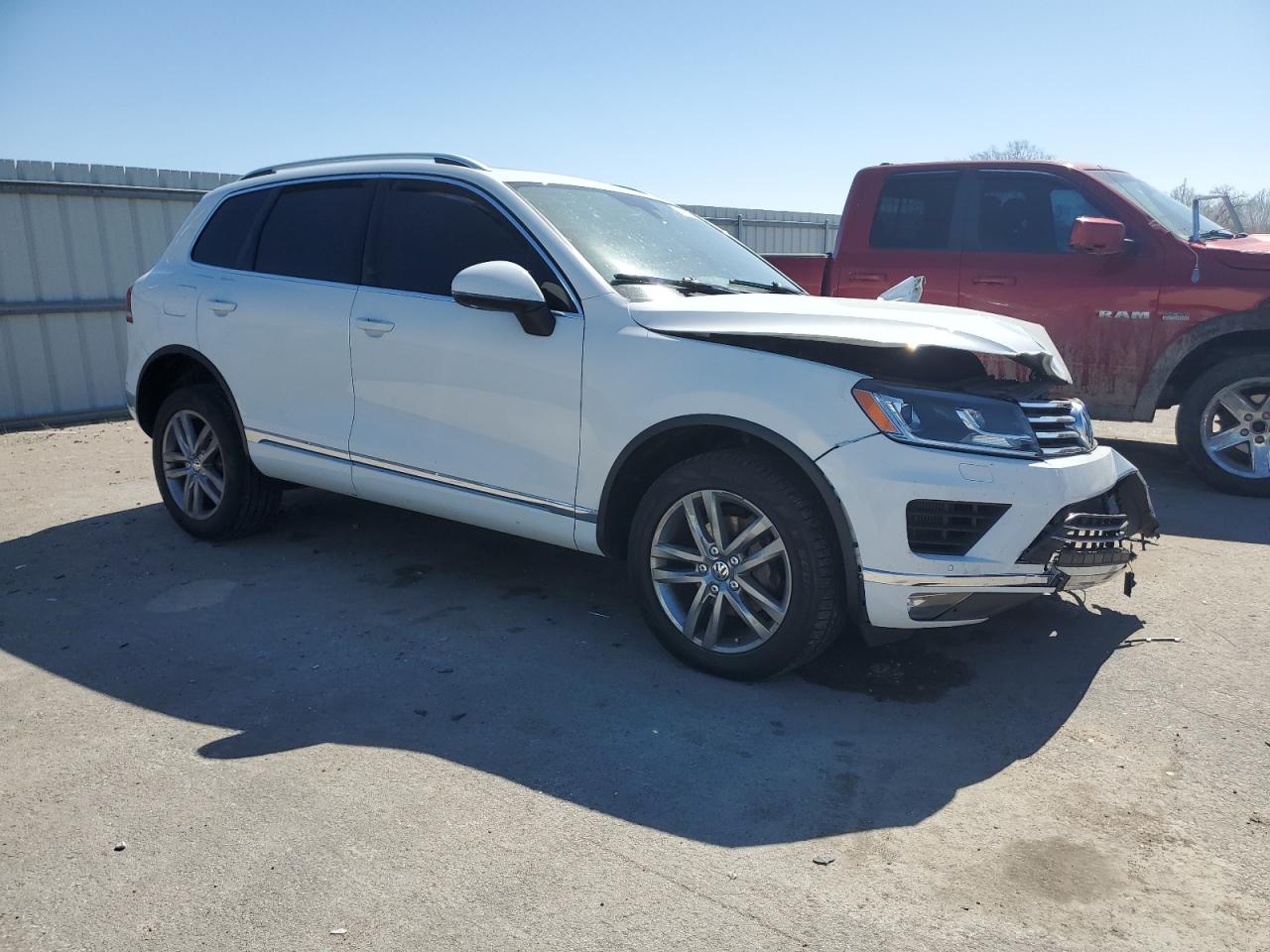 2016 Volkswagen Touareg Tdi vin: WVGEP9BP5GD001983