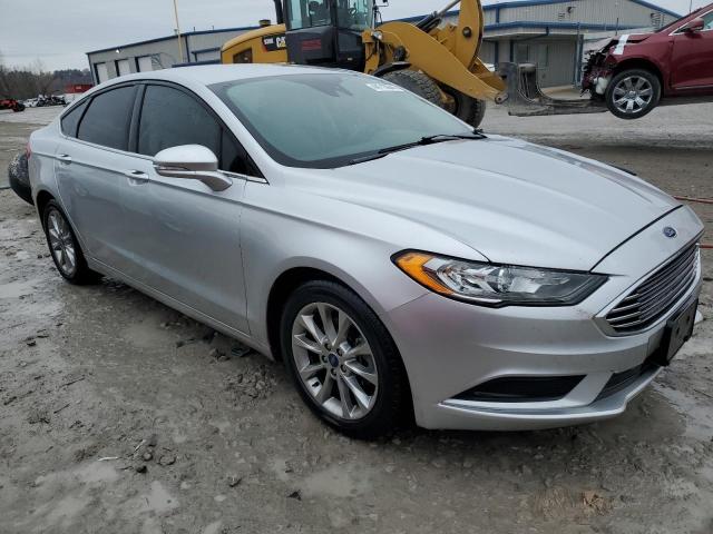 VIN 3FA6P0HD7HR286637 2017 Ford Fusion, SE no.4