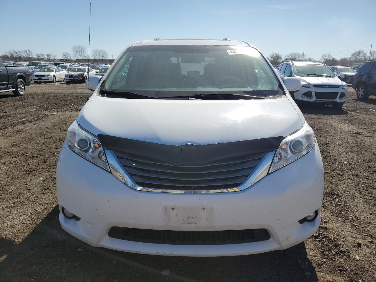 5TDYK3DC7ES420975 2014 Toyota Sienna Xle