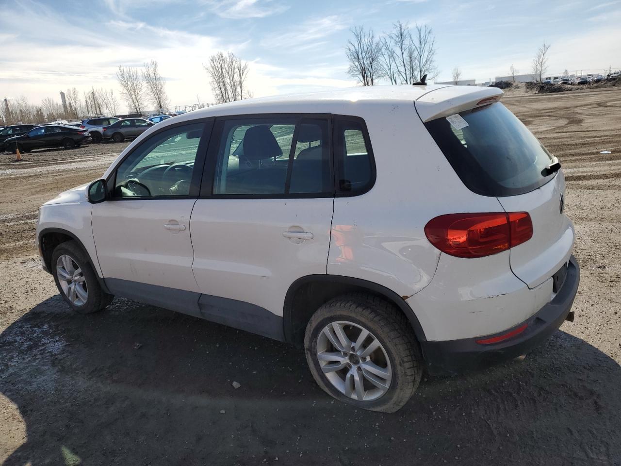 2012 Volkswagen Tiguan S vin: WVGAV7AX9CW529471