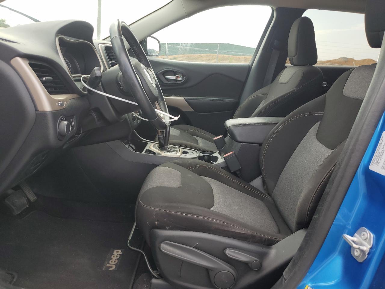 1C4PJLABXHD240805 2017 Jeep Cherokee Sport