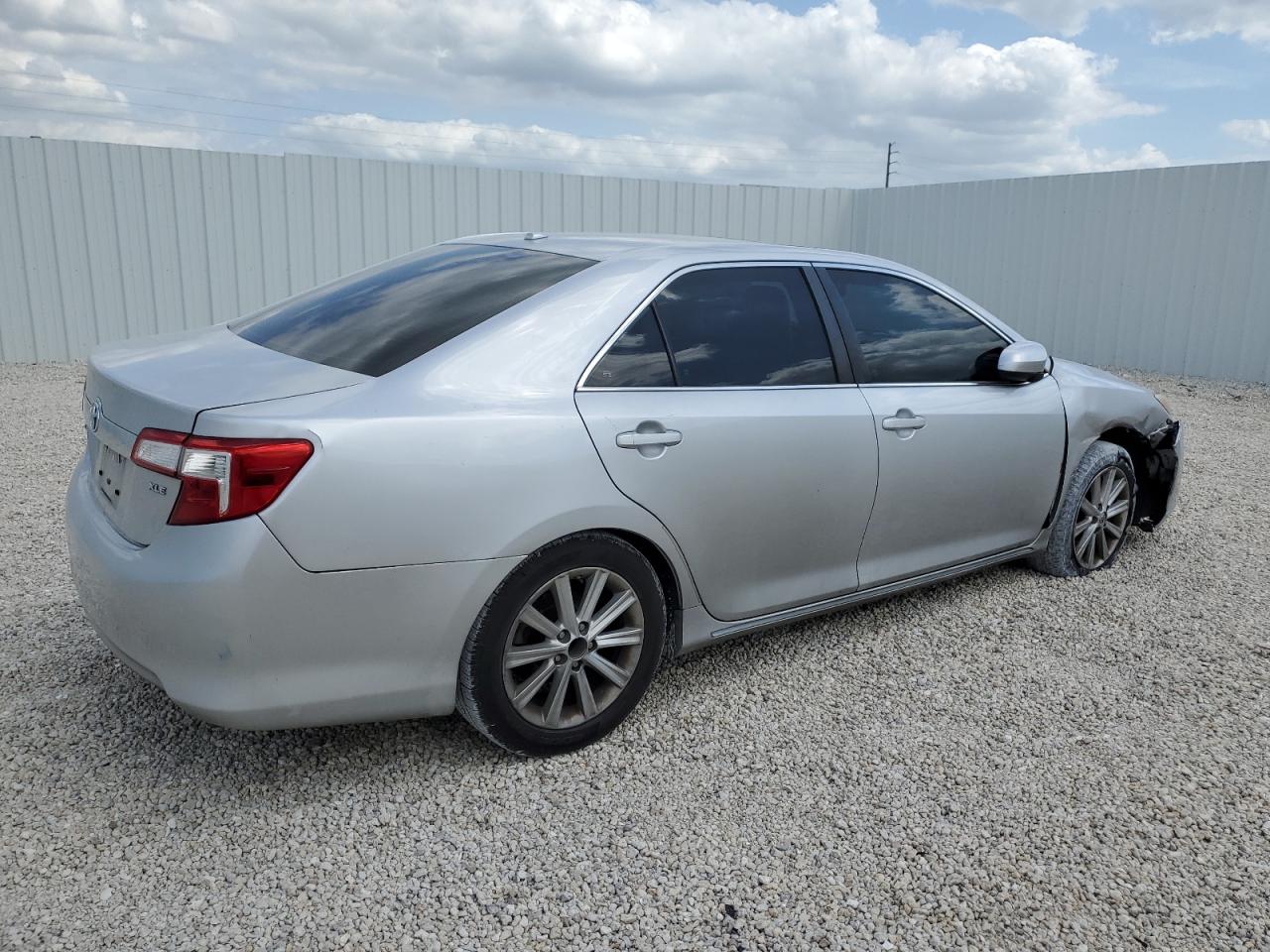 4T1BK1FK4EU546944 2014 Toyota Camry Se