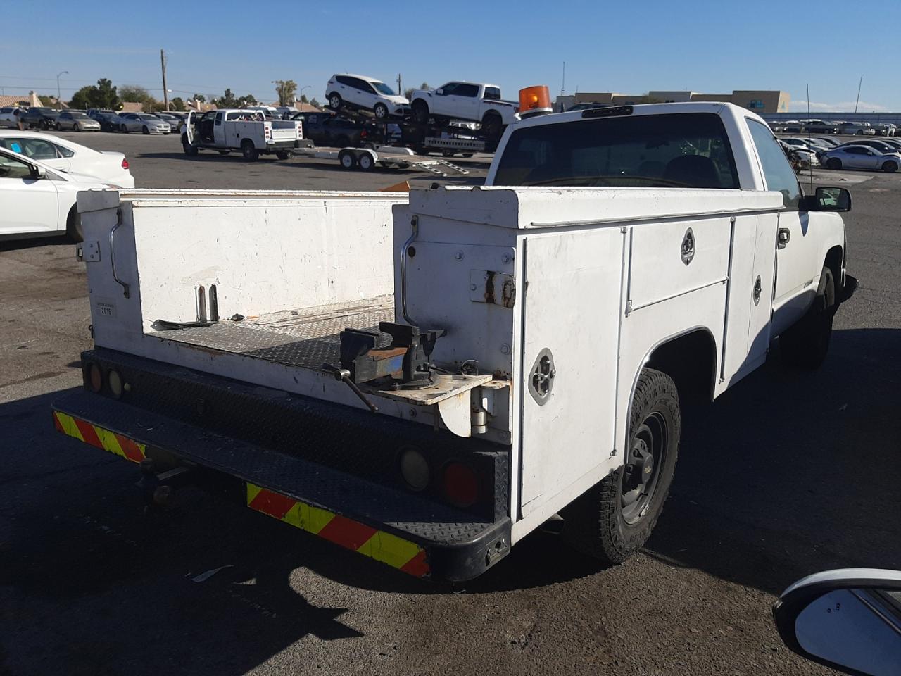 1GCGC24R2YF500180 2000 Chevrolet Gmt-400 C2500