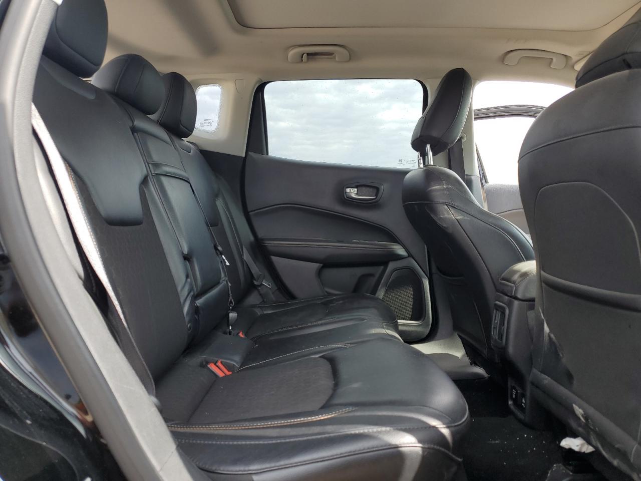 3C4NJDBB6HT657957 2017 Jeep Compass Latitude