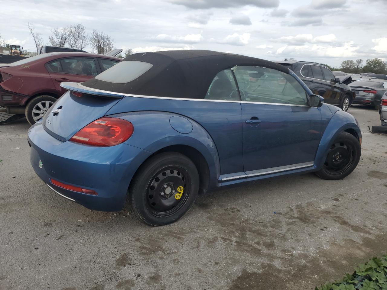 3VW5DAATXJM506956 2018 Volkswagen Beetle S