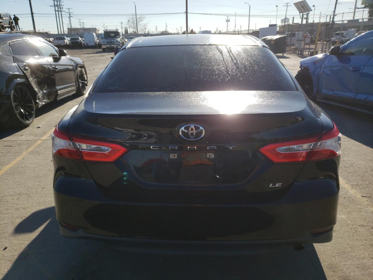 2018 Toyota Camry L vin: 4T1B11HK5JU137524