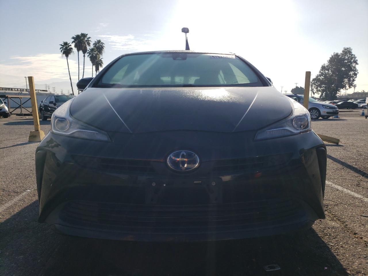 VIN: JTDKARFU0K3077165 2019 TOYOTA PRIUS