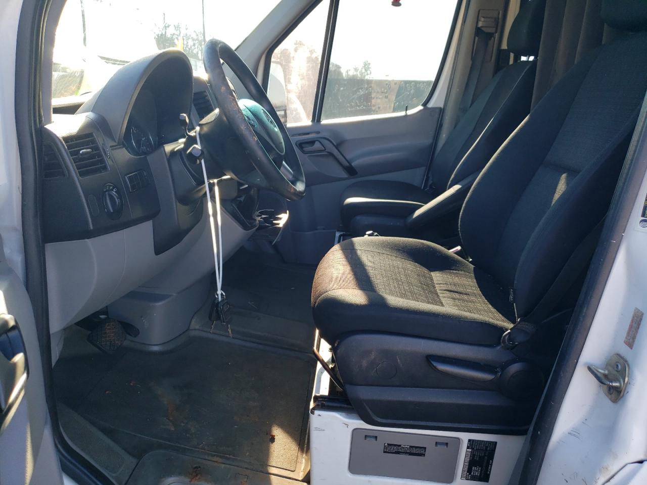 WD3PE8DC9E5943964 2014 Mercedes-Benz Sprinter 2500