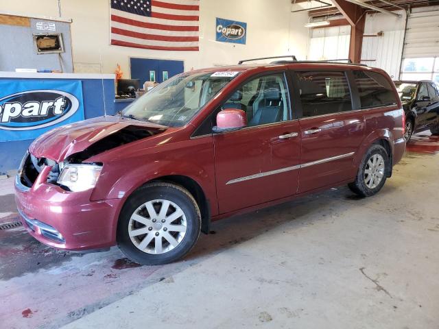 Lot #2489866078 2016 CHRYSLER TOWN & COU salvage car