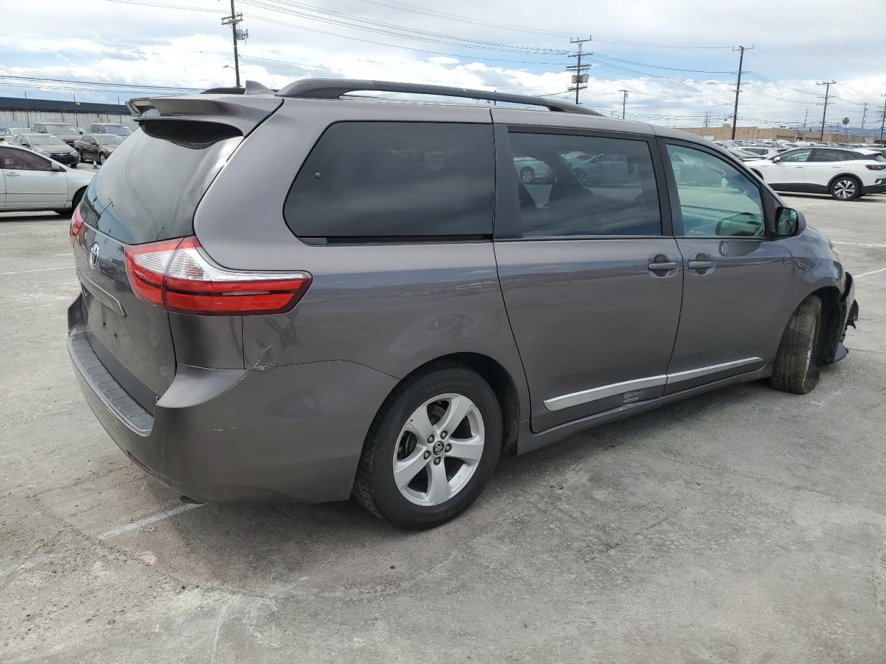 Lot #2445578909 2019 TOYOTA SIENNA LE