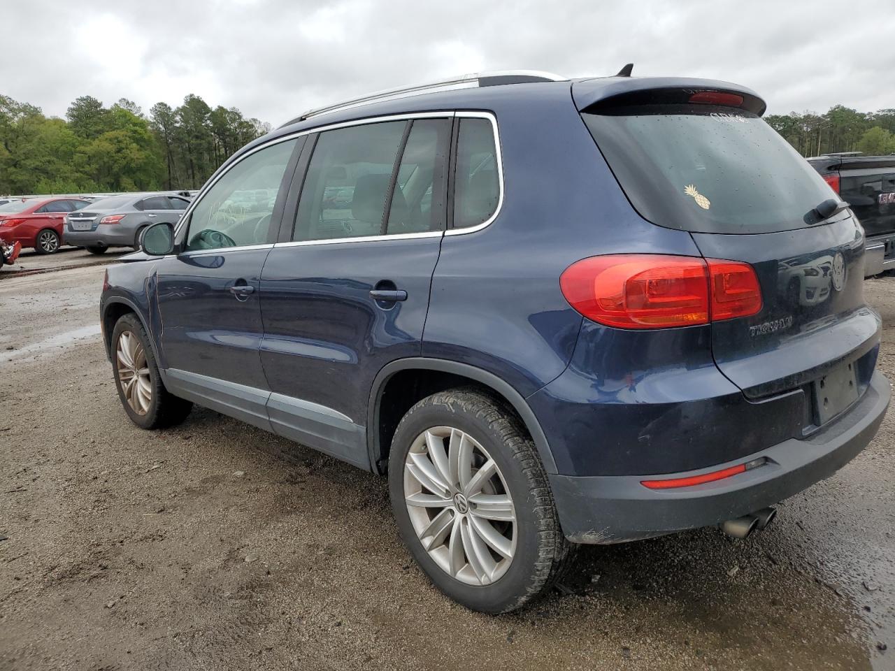 WVGAV7AX7FW594002 2015 Volkswagen Tiguan S