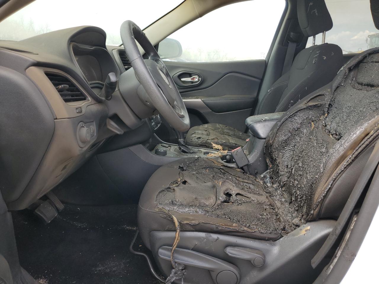 1C4PJMCB3KD162538 2019 Jeep Cherokee Latitude