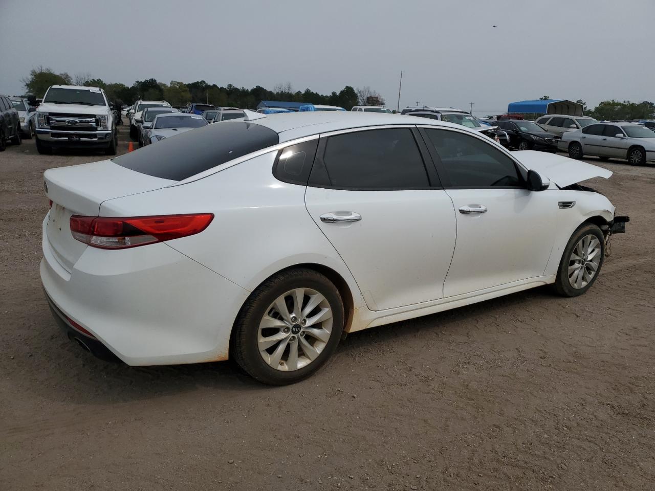 5XXGT4L30HG165074 2017 Kia Optima Lx