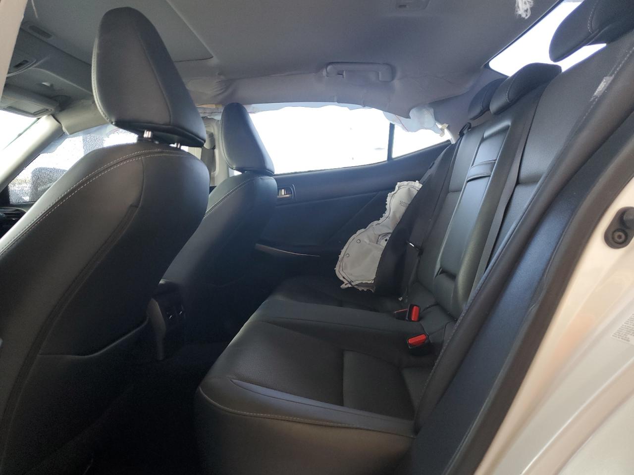 JTHBA1D26J5075733 2018 Lexus Is 300