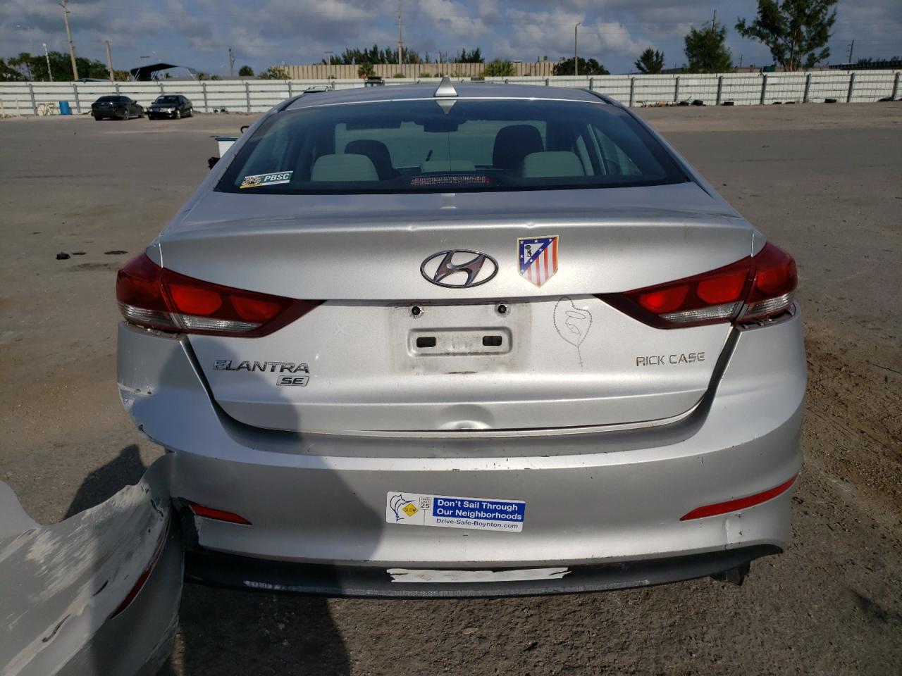 KMHD74LF1HU394810 2017 Hyundai Elantra Se