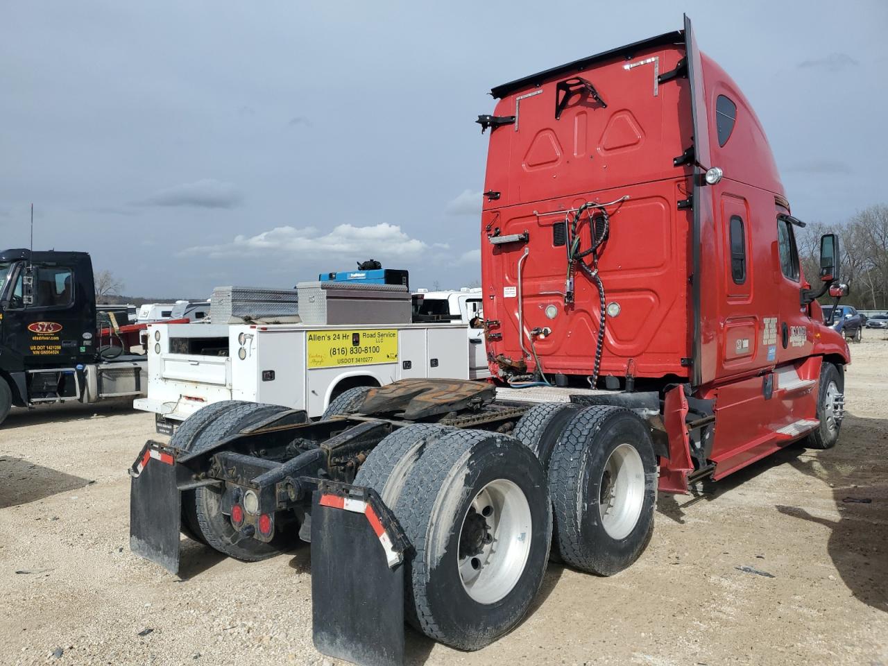 Lot #2478179302 2015 FREIGHTLINER CASCADIA 1