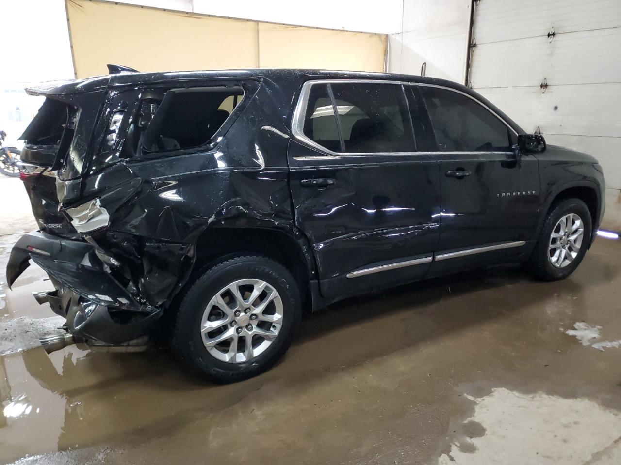 1GNERFKW1KJ105036 2019 Chevrolet Traverse Ls