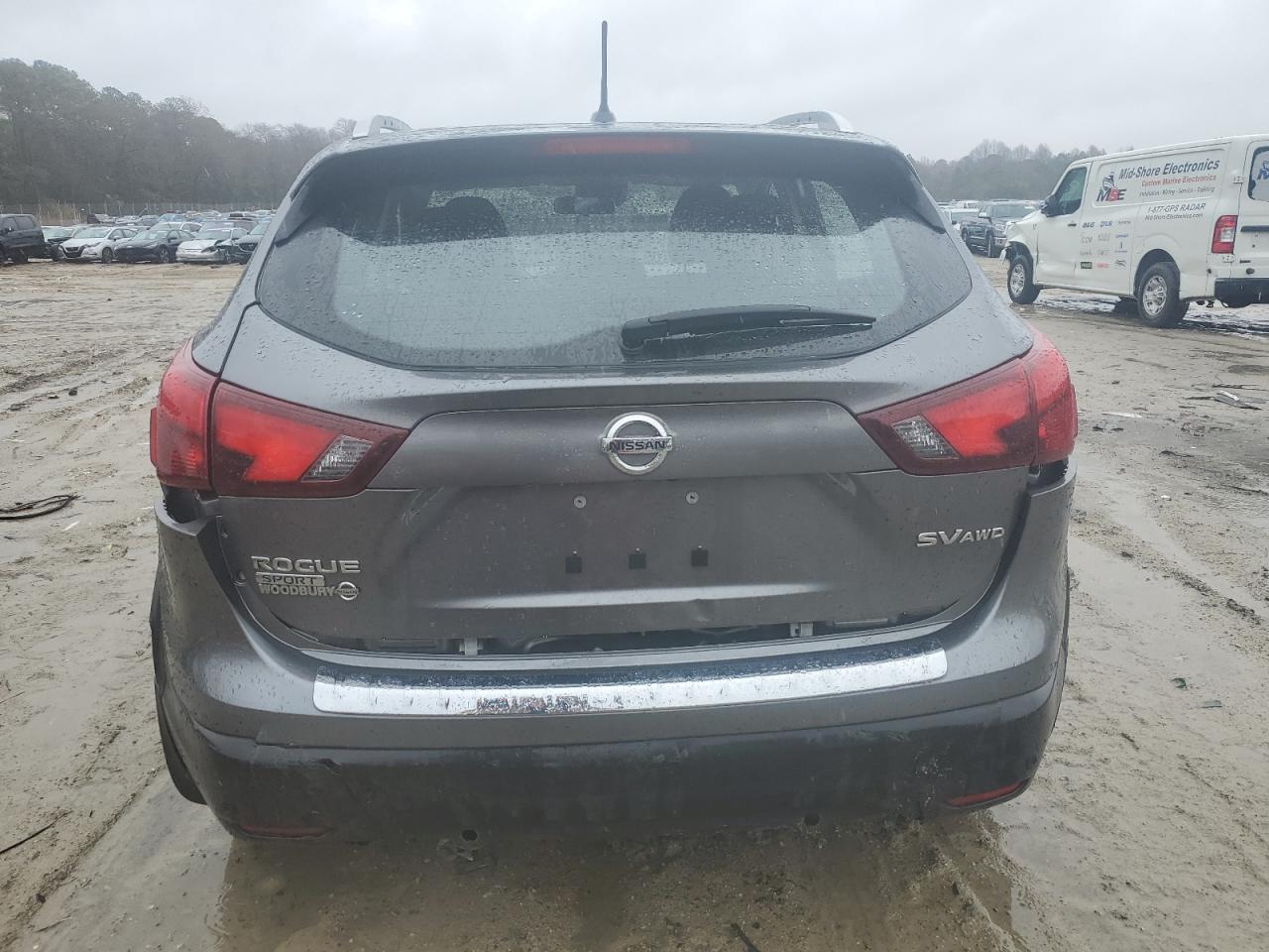 JN1BJ1CR2KW630059 2019 Nissan Rogue Sport S