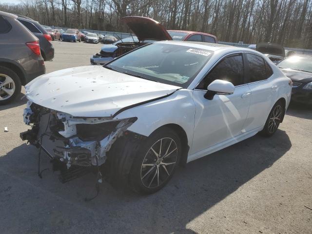 Lot #2459567224 2023 TOYOTA CAMRY SE N salvage car