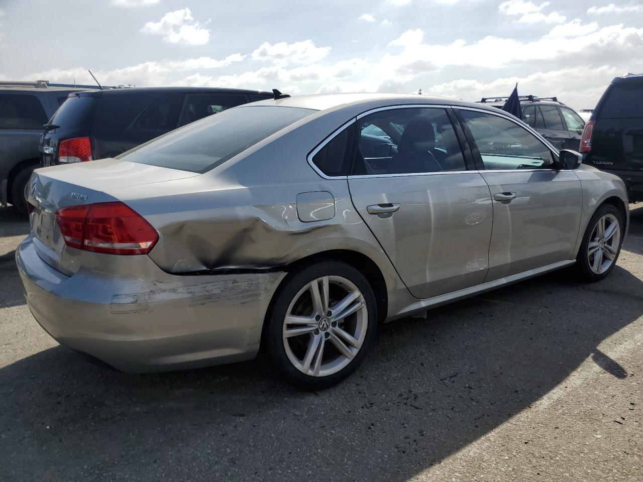 1VWBS7A31EC082098 2014 Volkswagen Passat Se