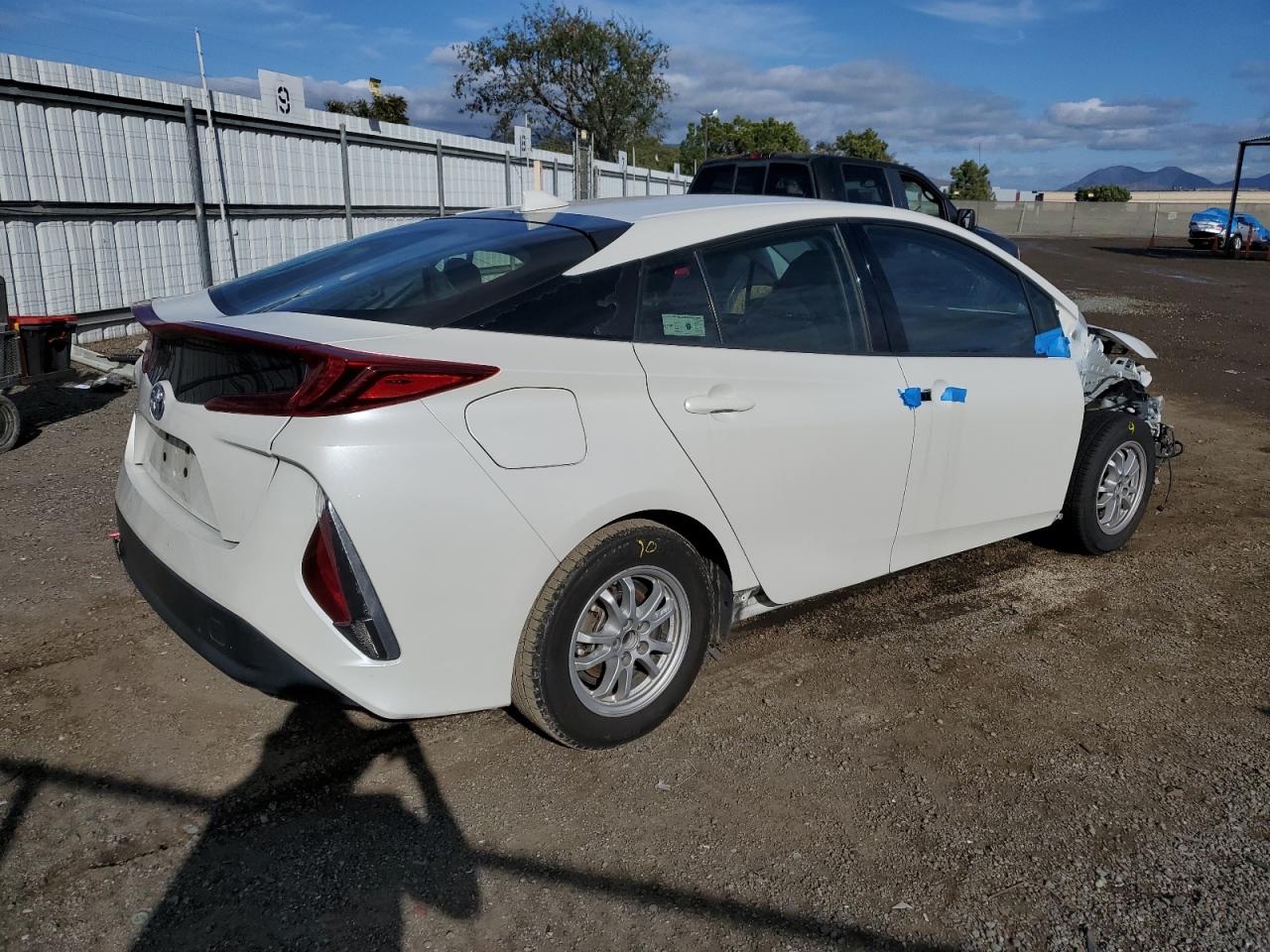 2017 Toyota Prius Prime vin: JTDKARFP8H3065610