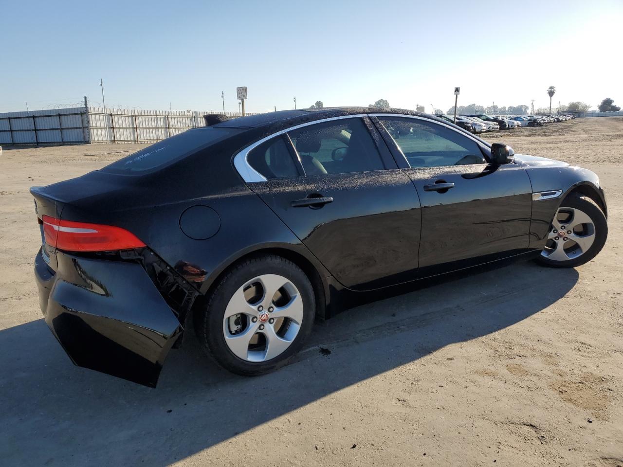 SAJAR4FX3JCP36437 2018 Jaguar Xe