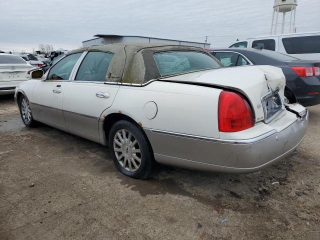 1LNHM82W83Y623777 | 2003 Lincoln town car signature