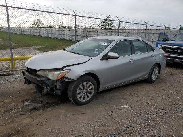 Lot #2503657427 2016 TOYOTA CAMRY LE salvage car