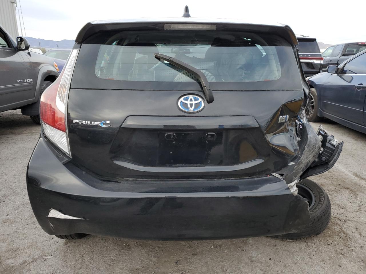 2016 Toyota Prius C vin: JTDKDTB38G1138749