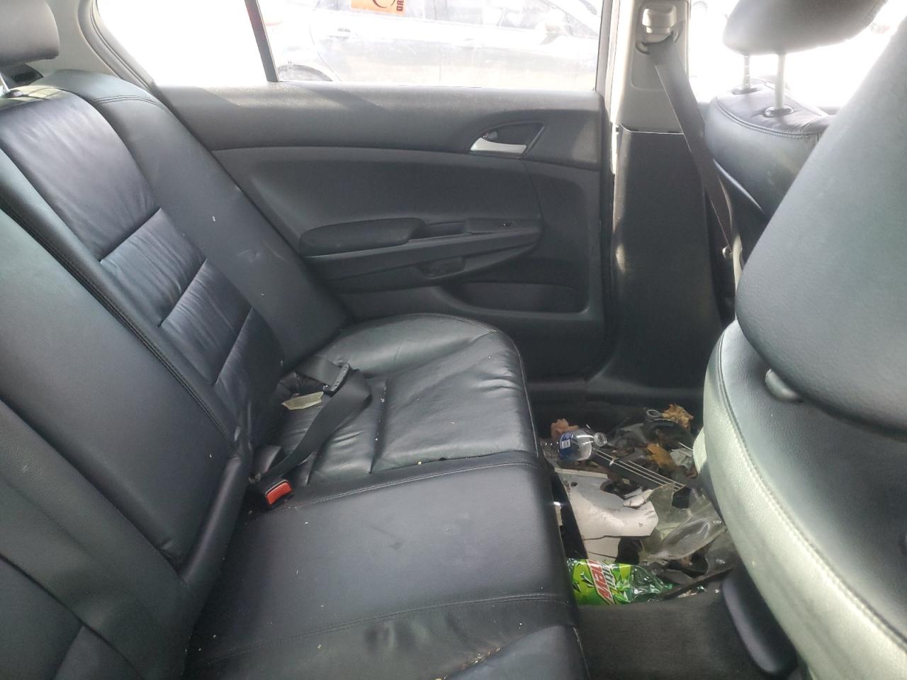 1HGCP2F66BA131979 2011 Honda Accord Se