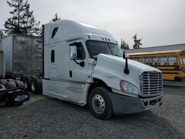 Lot #2469189803 2016 FREIGHTLINER CASCADIA 1 salvage car