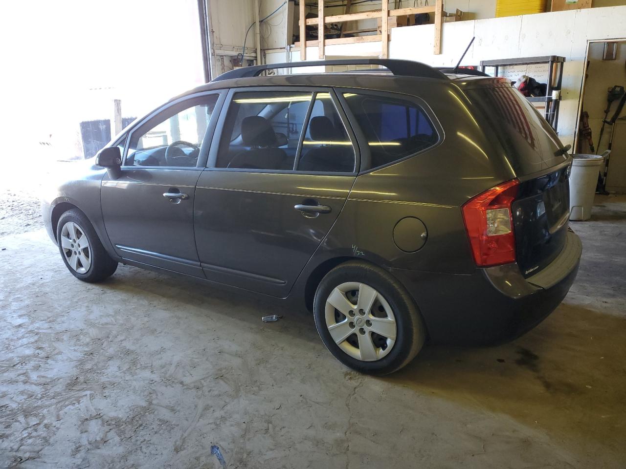 KNAFG528697260300 2009 Kia Rondo Base