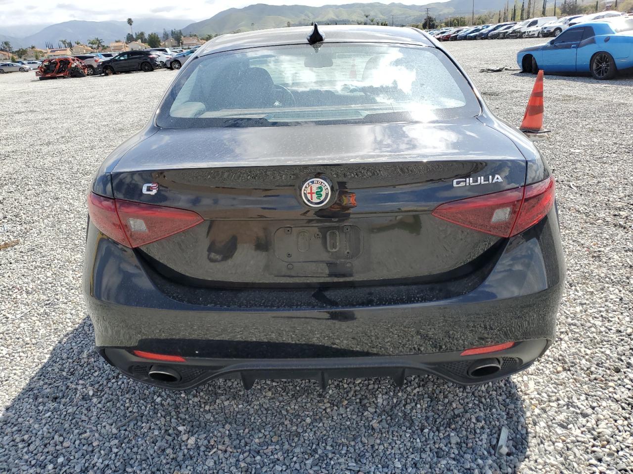 ZARFAECN5H7553778 2017 Alfa Romeo Giulia Ti