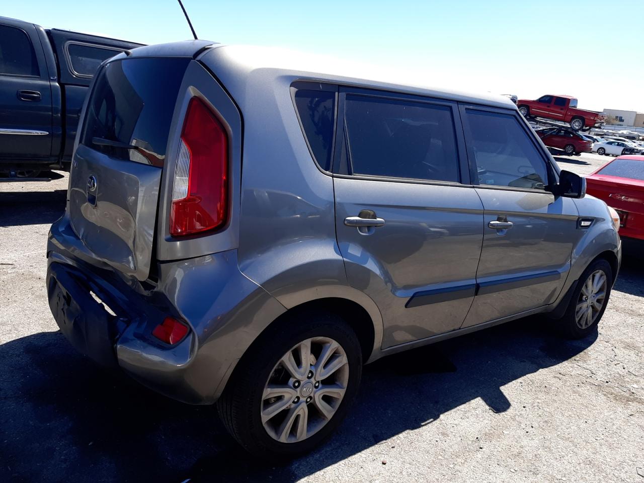 KNDJT2A57D7634338 2013 Kia Soul