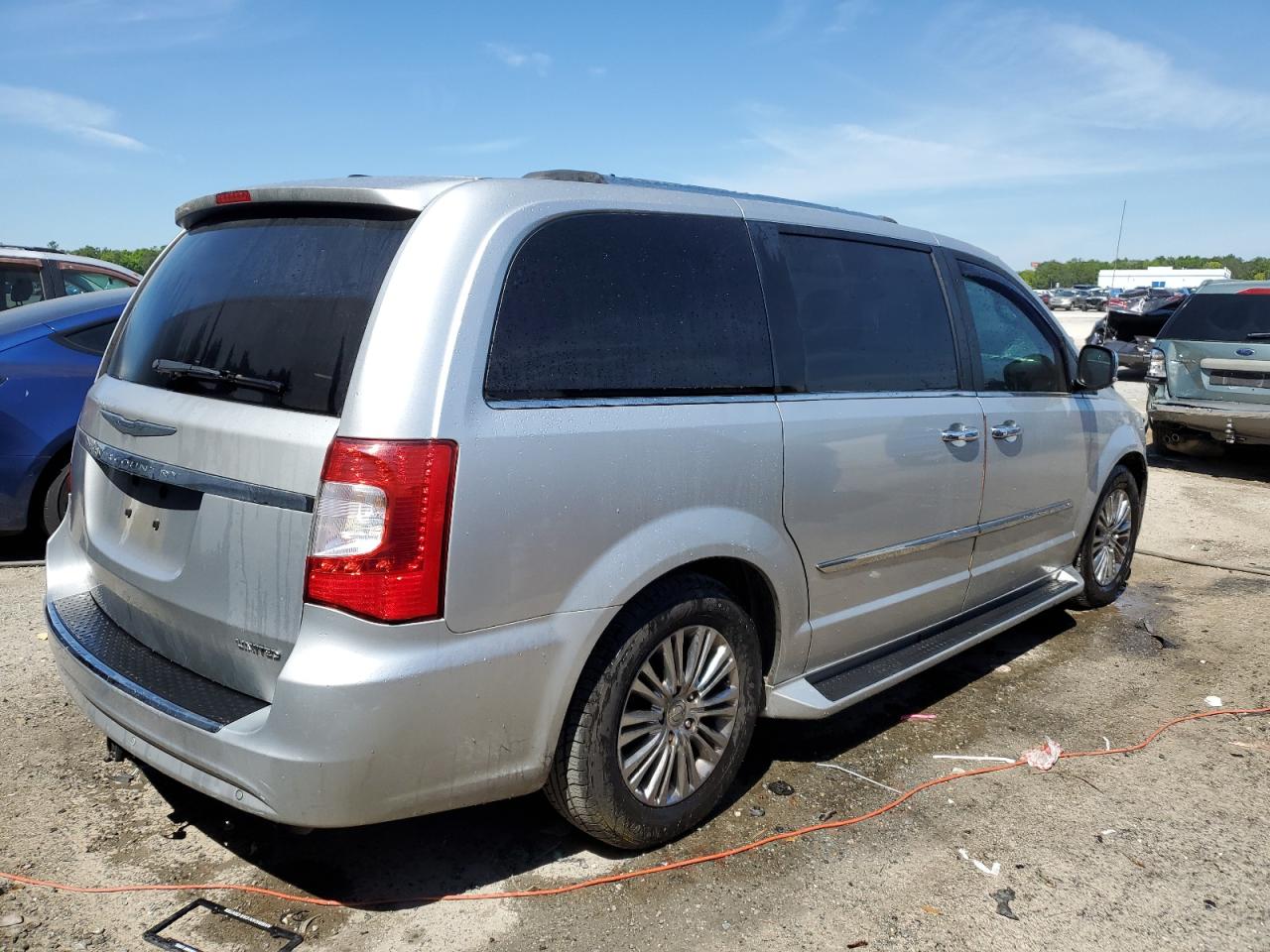 2A4RR6DGXBR712736 2011 Chrysler Town & Country Limited