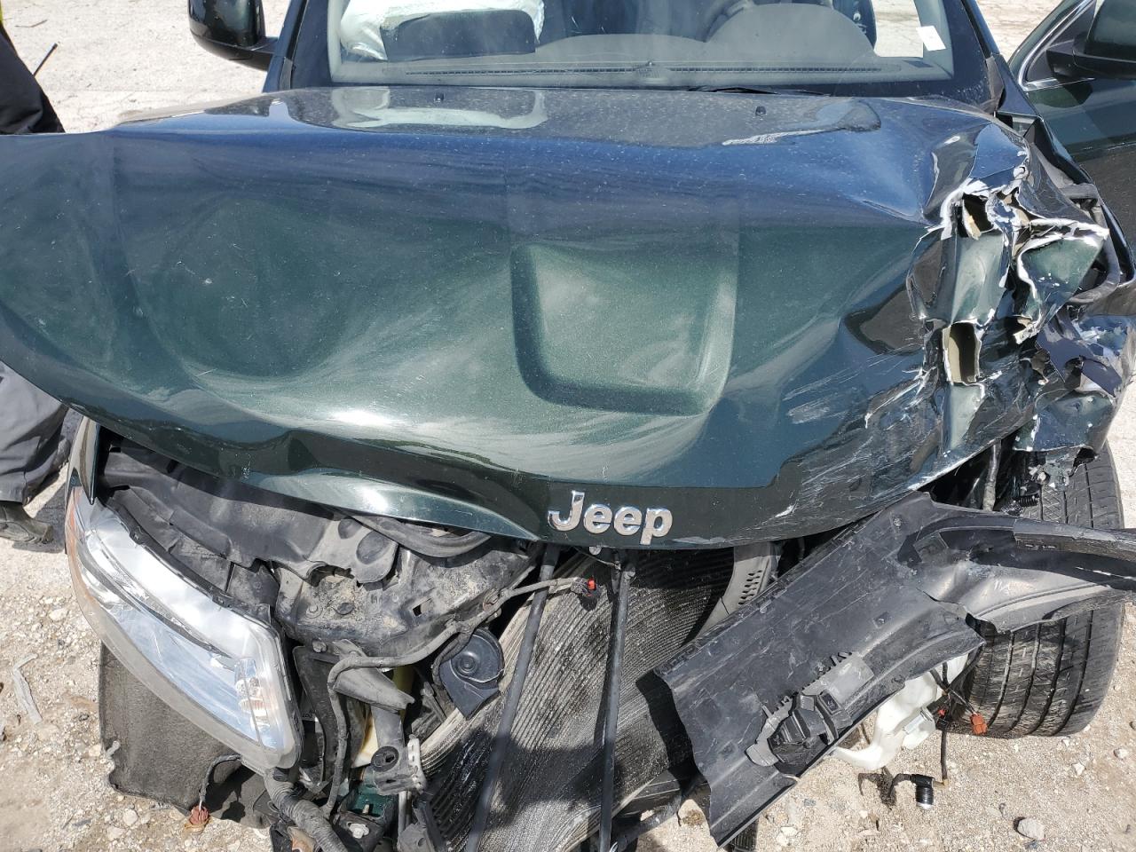 1J4RR4GG3BC739012 2011 Jeep Grand Cherokee Laredo