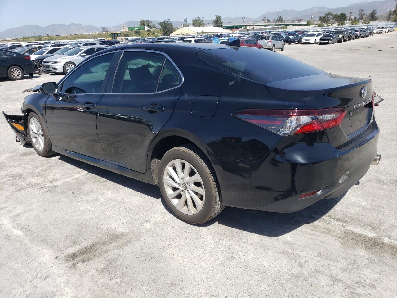 2024 Toyota Camry Le vin: 4T1C11AK0RU844296