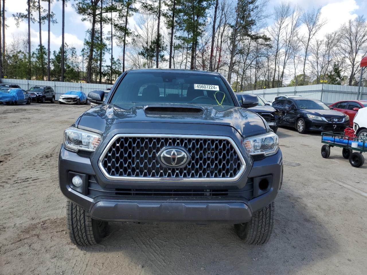 2019 Toyota Tacoma Double Cab vin: 3TMCZ5AN1KM235422